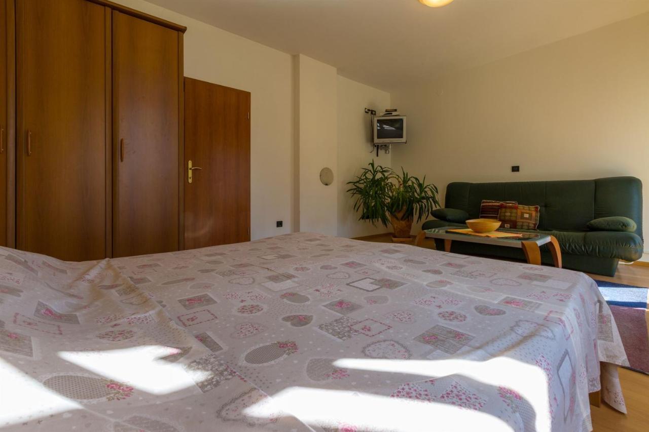 Apartments Villa Katarina Селце Экстерьер фото
